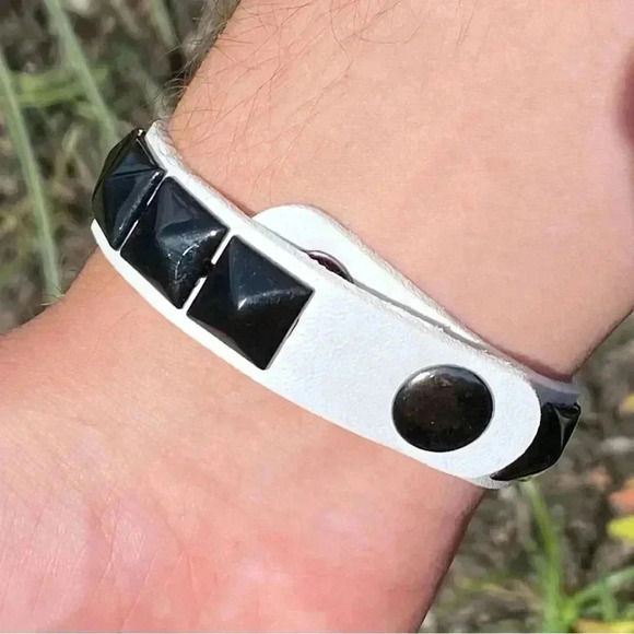 White Leather Punk Goth Rock Studded Metal Stud Snap Chain Cuff Bracets - Picture 2 of 4